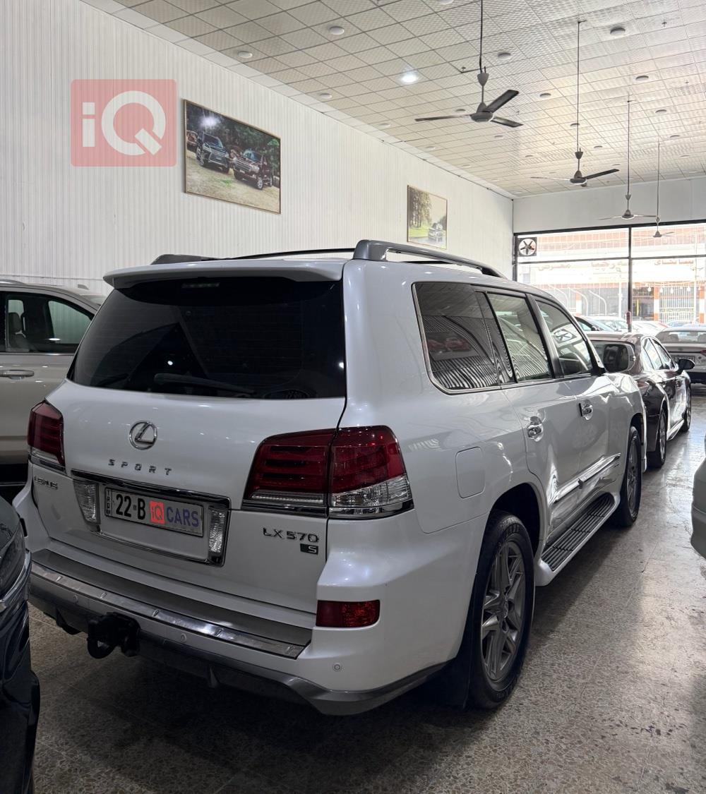 Lexus LX
